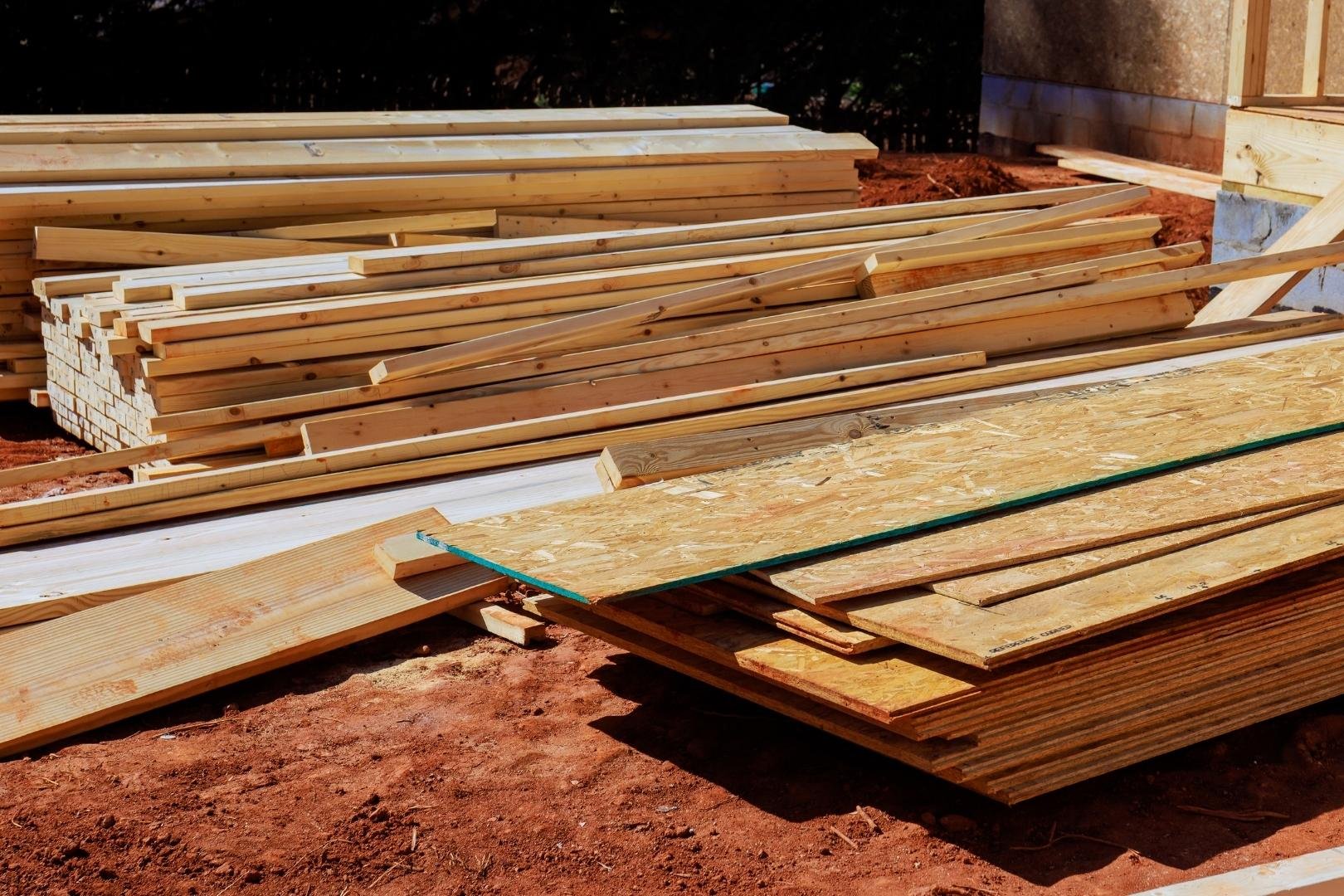 Bauholz und Holz für die Baustelle bei ELG Holz Altenburg. Lieferung nach Gera, Schmölln, Zwickau, Leipzig